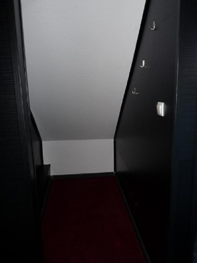 Ferienwohnung In Duesseldorf Hassel Bagian luar foto