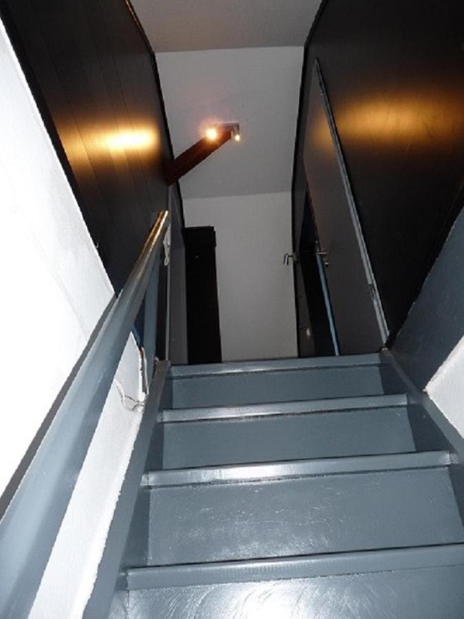 Ferienwohnung In Duesseldorf Hassel Bagian luar foto