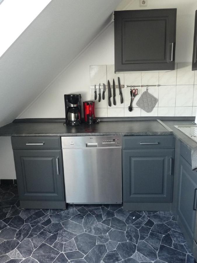 Ferienwohnung In Duesseldorf Hassel Bagian luar foto